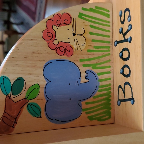 Hand Painted "Jungle Theme" Wooden Bookends - Personalized "Kevins' Books" - Picture 3 of 11